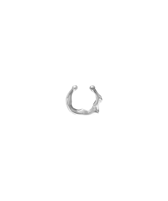 Paola Vilas clip-on piercing in sterling silver of a female body